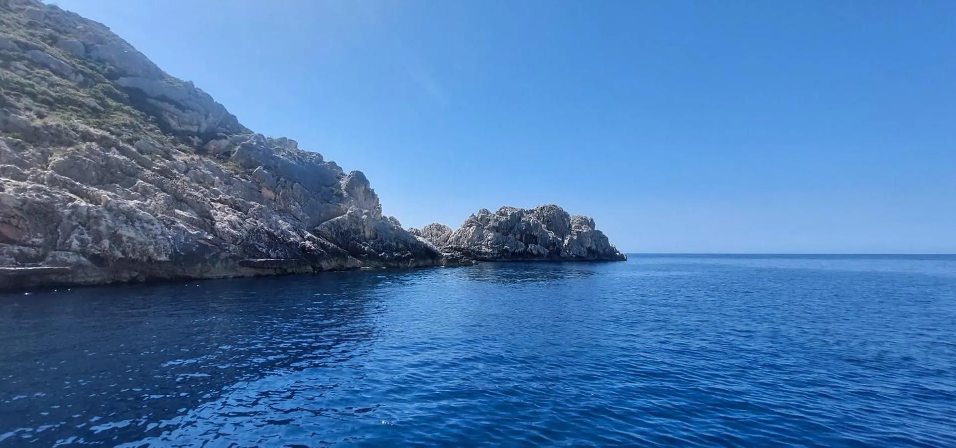 Escape Suites Dhermi Aparthotel