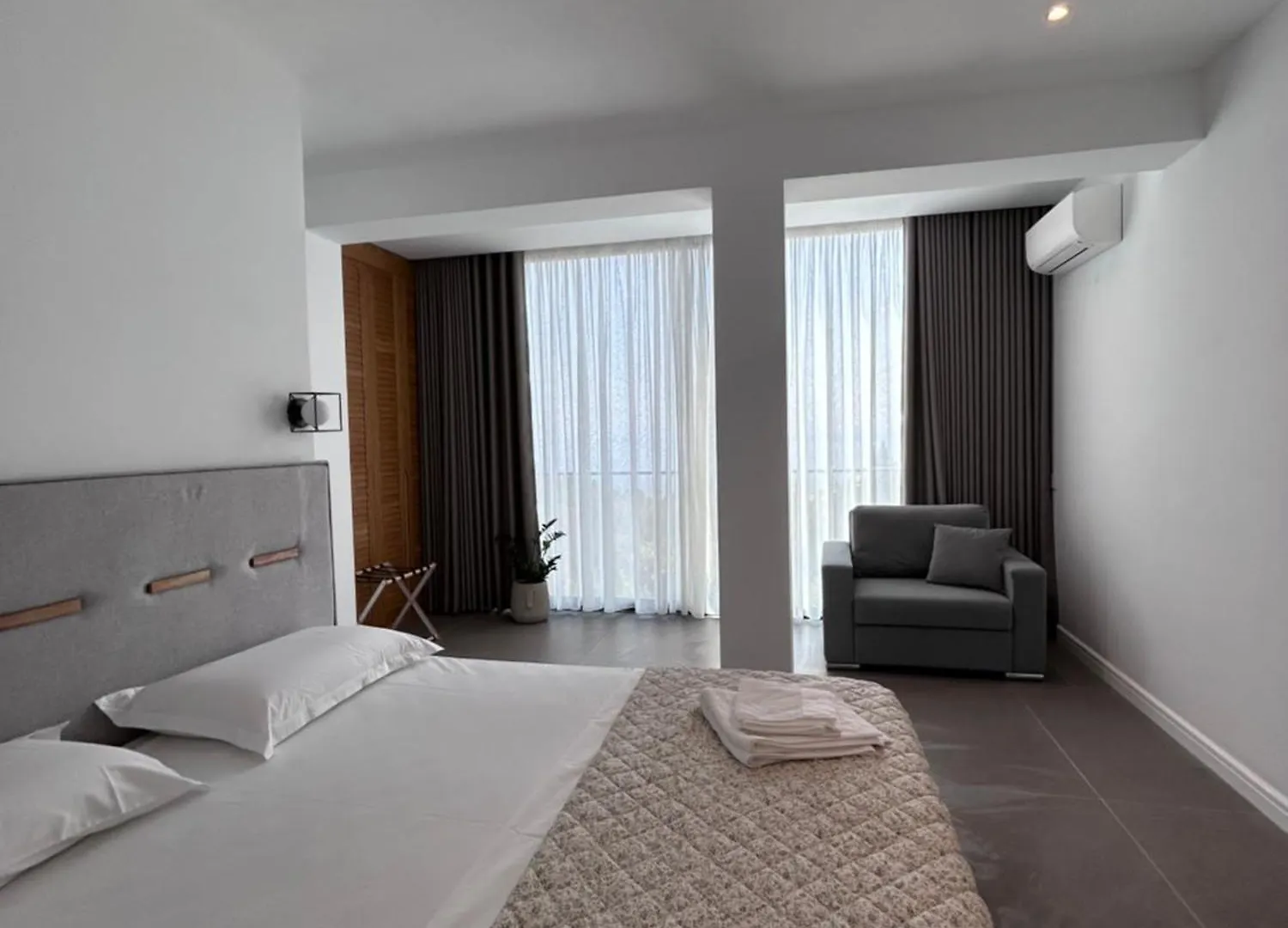 Escape Suites Dhërmi 0*,