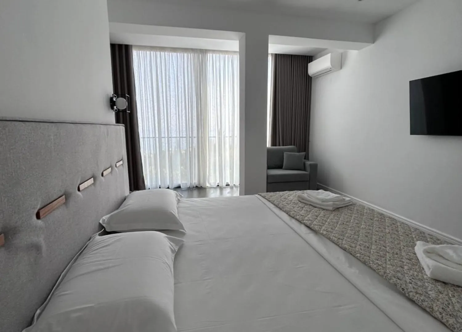 Escape Suites Dhërmi Aparthotel