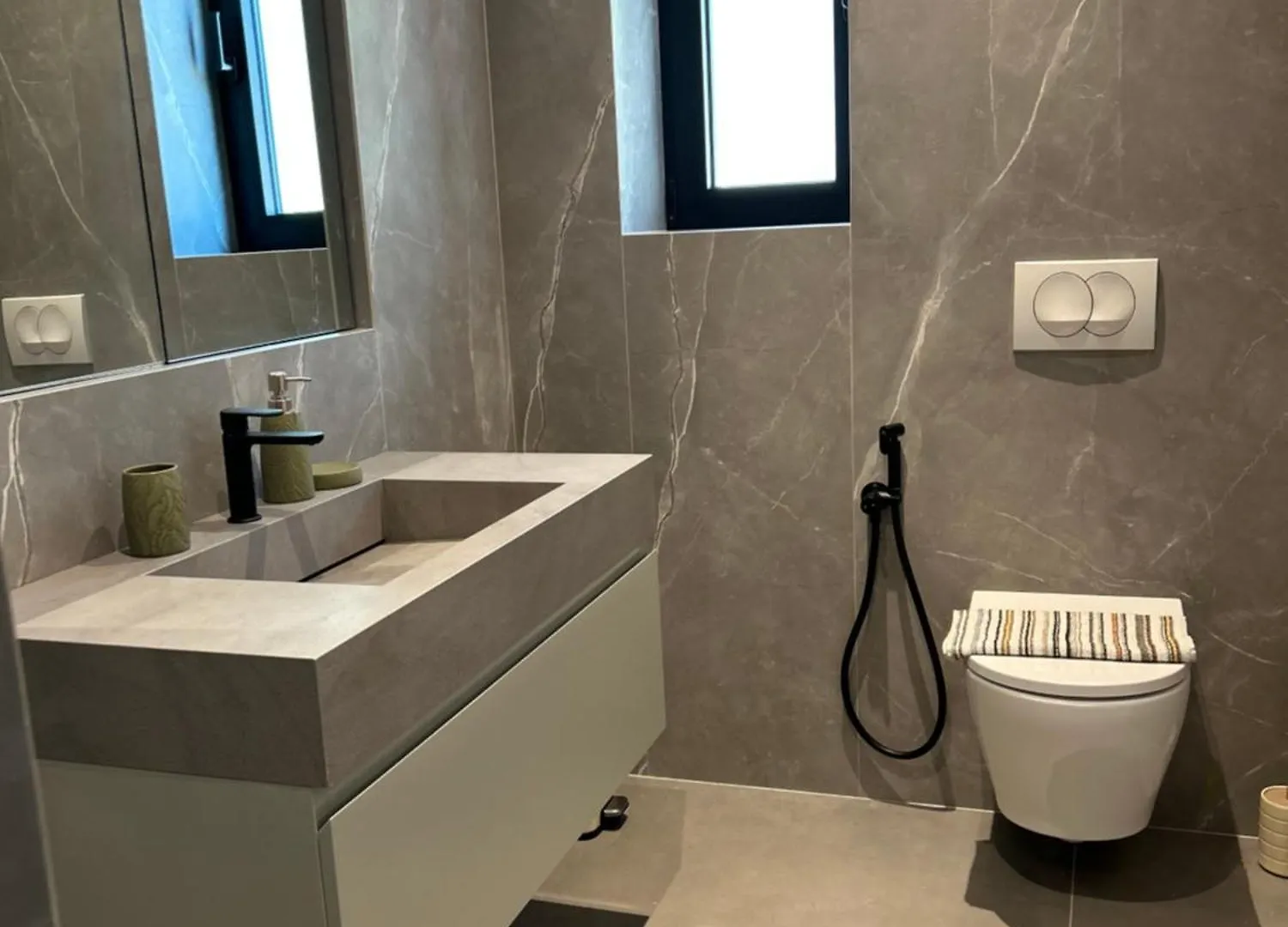 Escape Suites Dhërmi Aparthotel