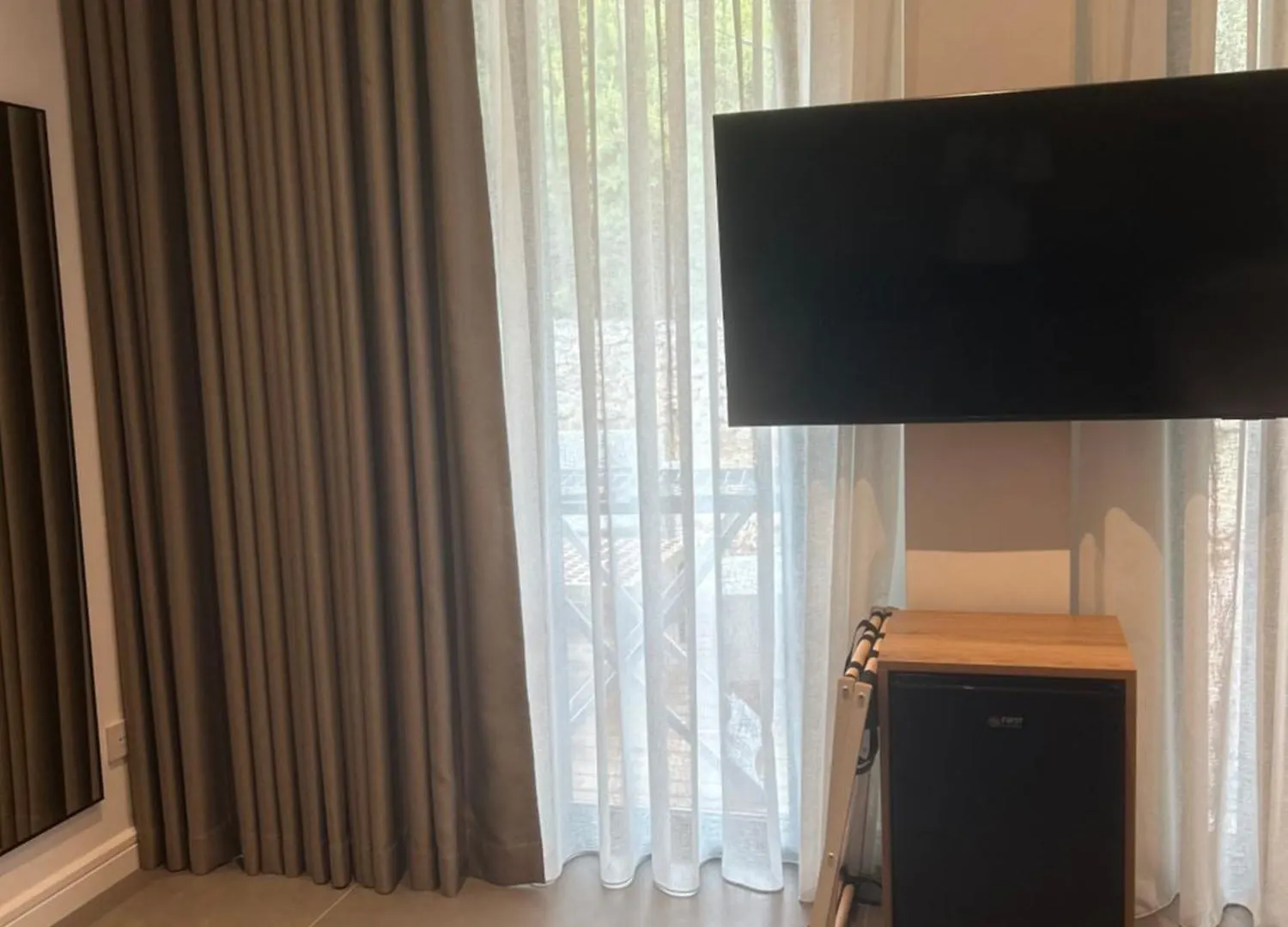 Aparthotel Escape Suites Dhërmi