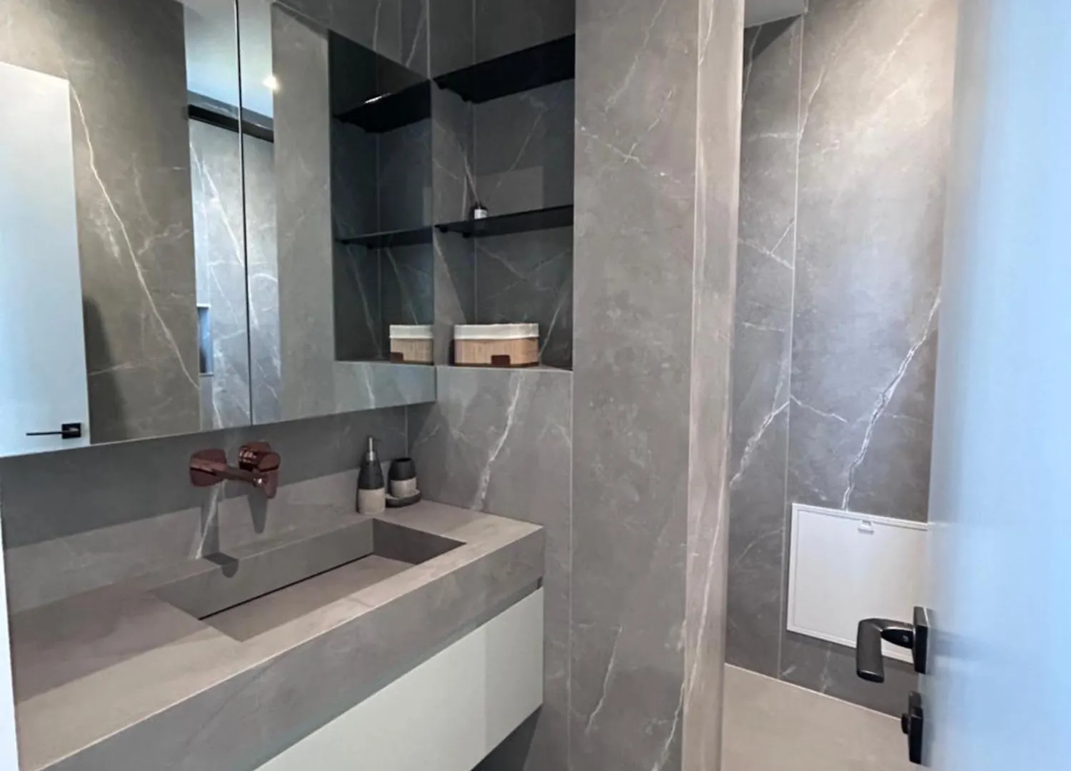 Escape Suites Dhërmi Aparthotel